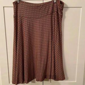 Skirt. Multi colored red and tan